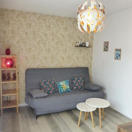 La Petite Maison Tahet, 2 Pers Avec Terrasse Basse-Indre エクステリア 写真