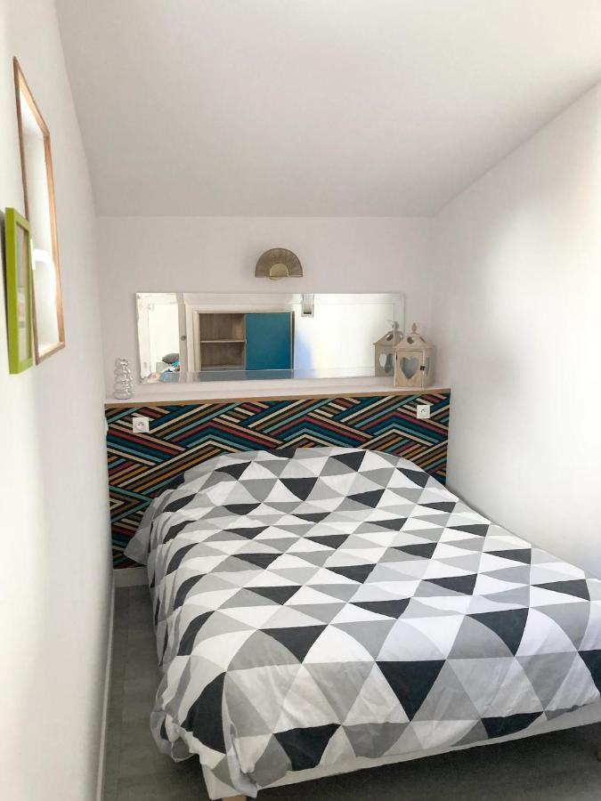 La Petite Maison Tahet, 2 Pers Avec Terrasse Basse-Indre エクステリア 写真