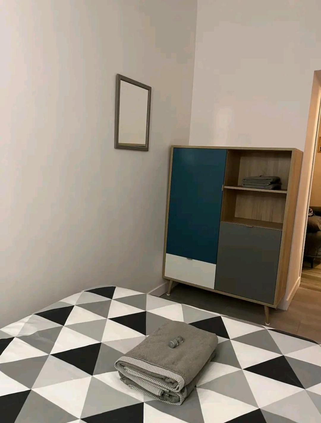 La Petite Maison Tahet, 2 Pers Avec Terrasse Basse-Indre エクステリア 写真